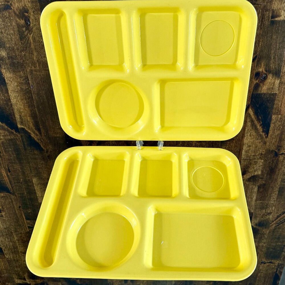 Vintage SiLite Melamine 6-Section Lunch  Trays Yellow #614 Set of 2